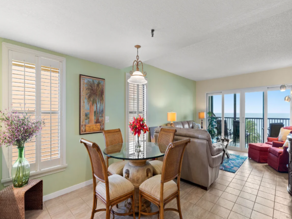 Updated 4th floor corner unit right on the Gulf